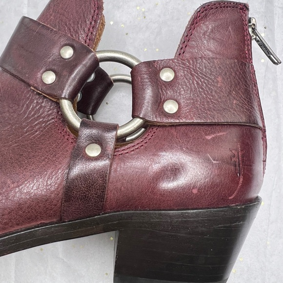 FRYE Ray Harness Back Zip Boots size 8.5 Burgundy leather ankle boot with buckle - Picture 11 of 12